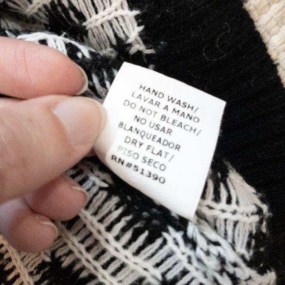 Black and White Polka Dot Cozy Knit Crewneck Sweater in Size S - Picture 10 of 10